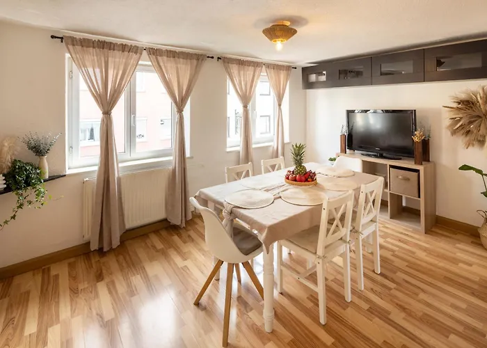 Cozy Central 3 Zimmer Apartment Fuer Bis Zu 8 Gaeste